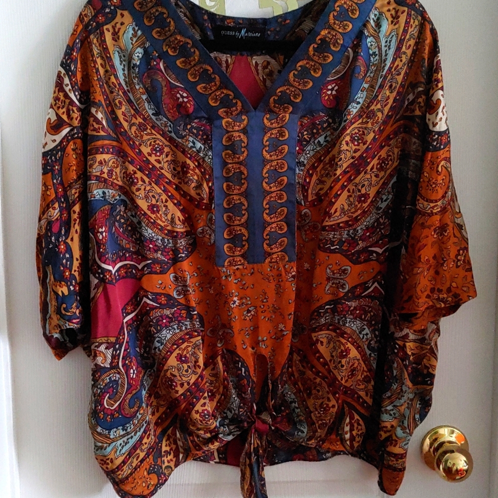 🛍️Guess by Marciano 100% Charmeuse Silk Top - Picture 2 of 8